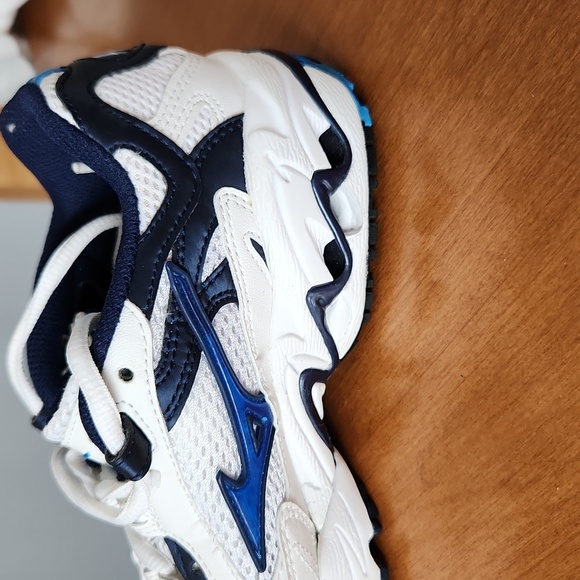 NWOT, Mizuno X10, ladies running shoes, size US 6 - Picture 12 of 12